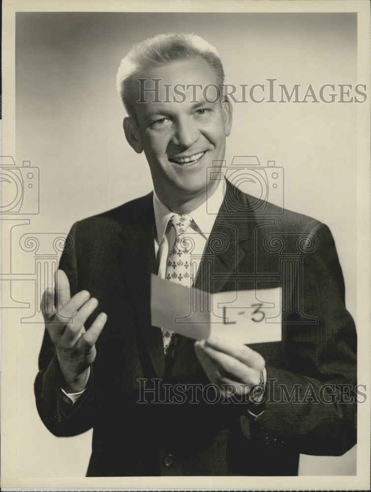 1958 Press Photo Carl Cordell to Emcee &quot;Lucky Partners!&quot; - Historic Images