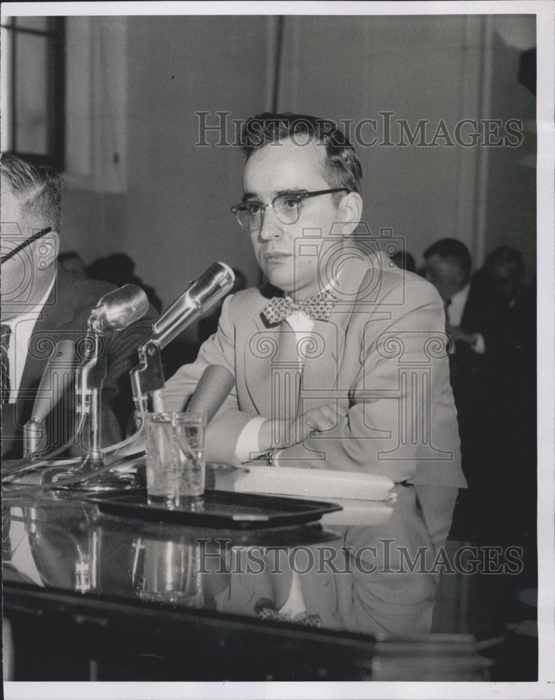 1958 Press Photo Emmanuel Cordeiro as Trial Witness at Federal Building - Historic Images