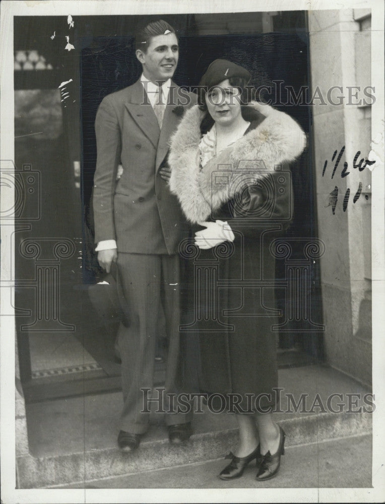 1935 Press Photo Mrs., May Winifred Corby and Eric Valier at Court - Historic Images