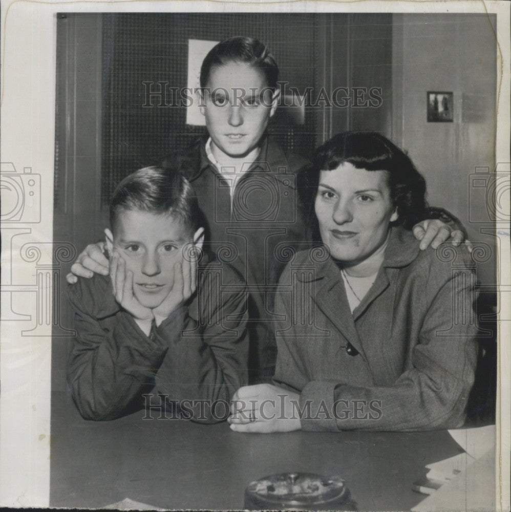 1951 Press Photo Mrs. Eugene Corder and Sons, Family of Soldier in Korea - Historic Images