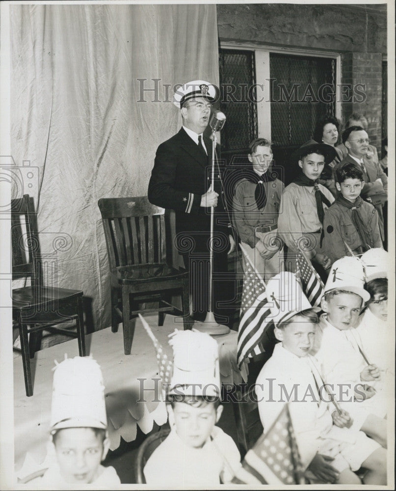 Press Photo Joseph R. Corish visits Glines School in M ass. - Historic Images