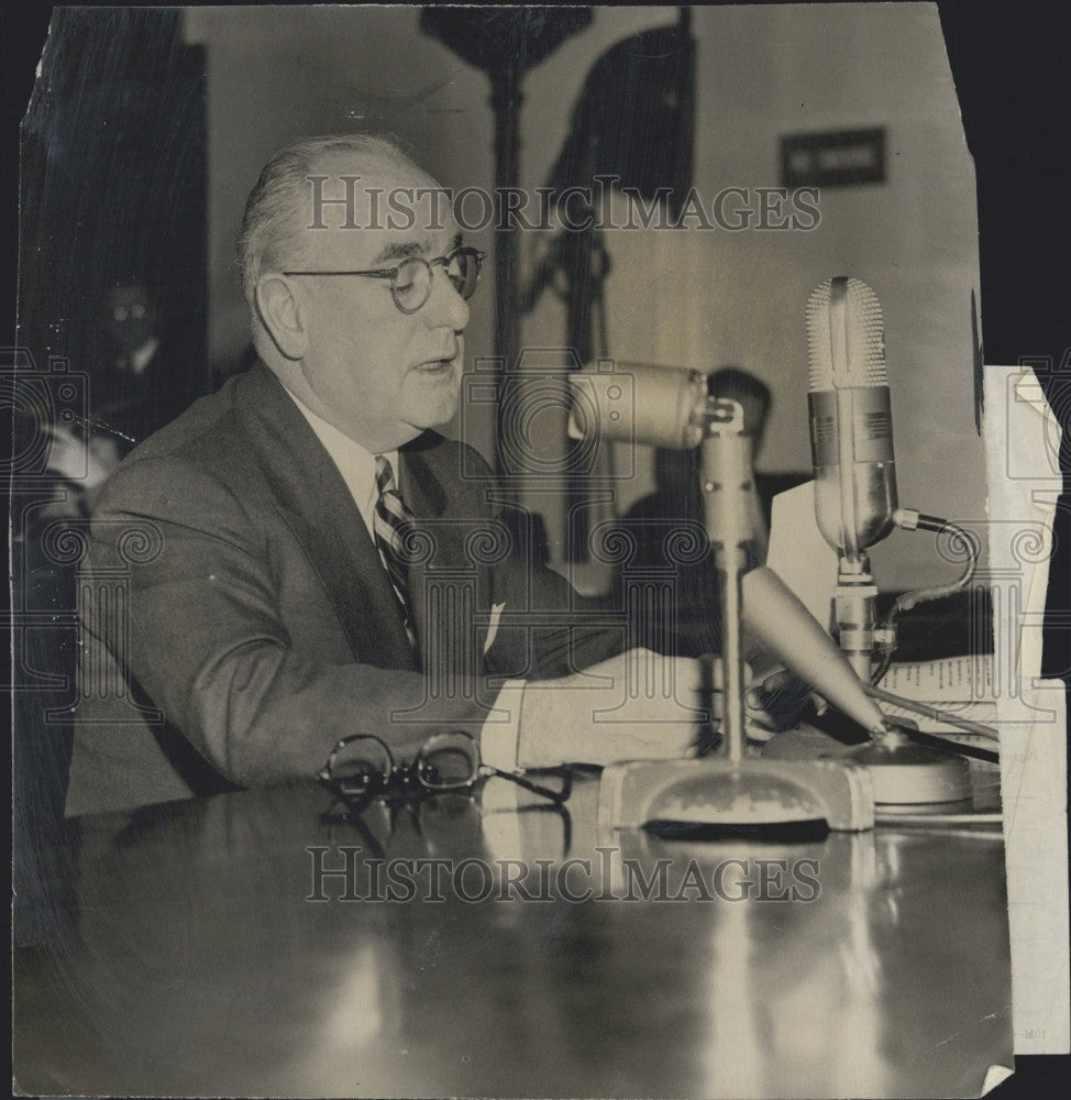 1954 Press Photo District Attorney Garrett H Byrne - Historic Images