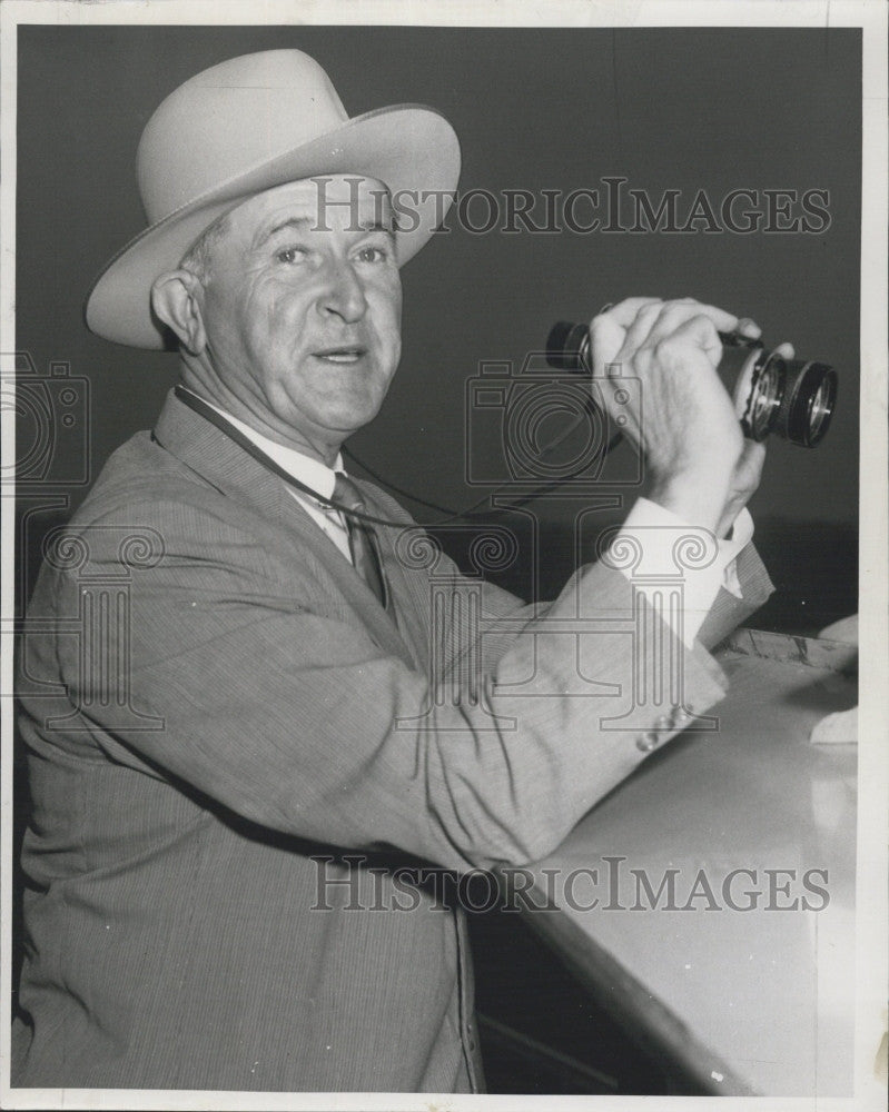 1959 Press Photo John Broderick at Bay State Raceway for horse race - Historic Images