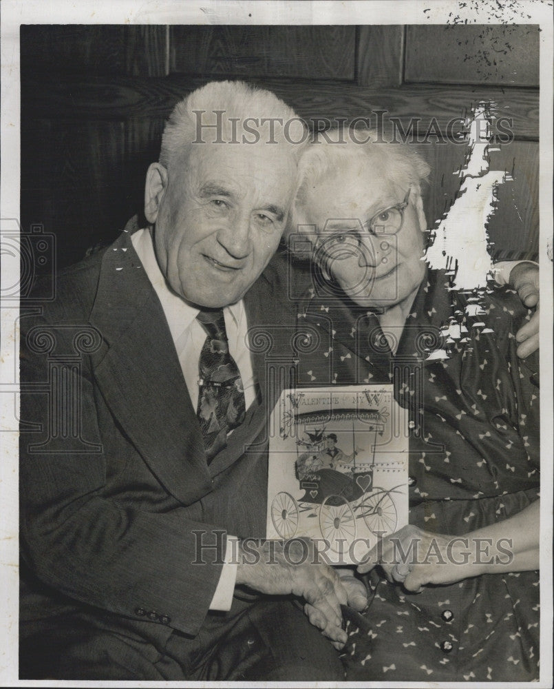 1957 Press Photo Mr & Mrs Walter Church turn 86 yrs old on Valentines - Historic Images