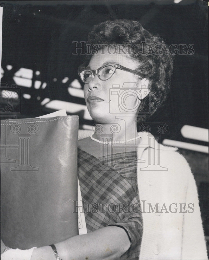 1959 Press Photo Helen Chin District Attorney Office Secretary Middlesex County - Historic Images