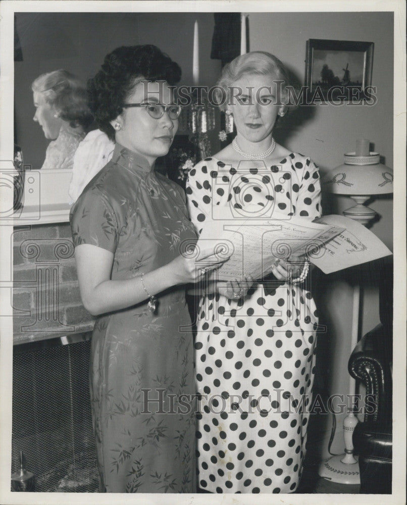 1959 Press Photo Helen Chin Mrs. Richard Herlihy Boston Sino American Amity - Historic Images