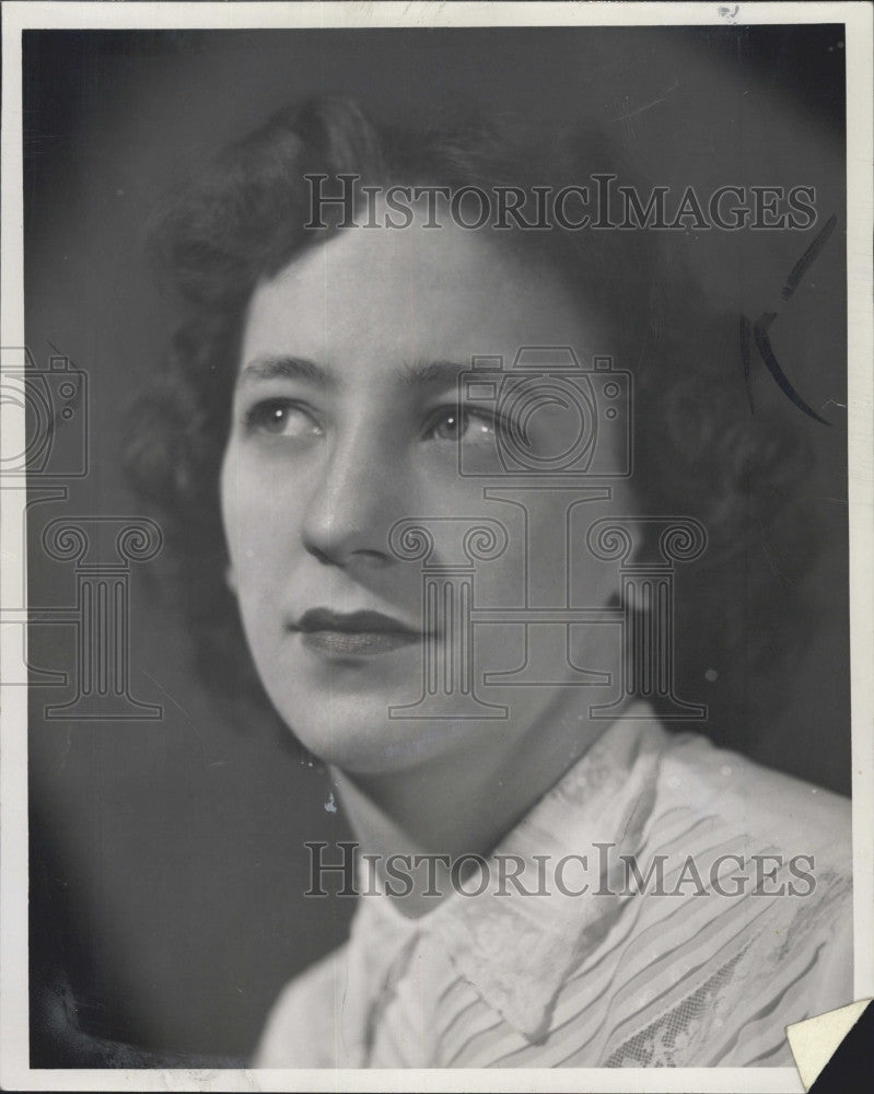 1952 Press Photo Helen Anne Byrne of Mattapan - Historic Images