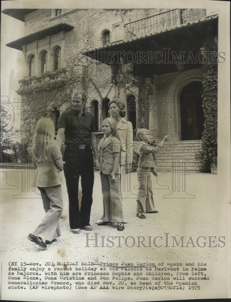 1975 Press Photo Prince Juan Carlos of Spain, his family - Historic Images