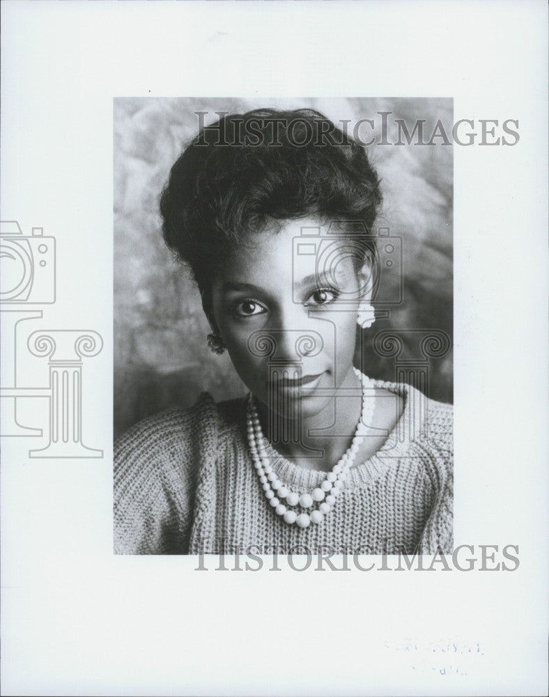 1987 Press Photo Andria Hall TV News Reporter WCUB-TV - Historic Images