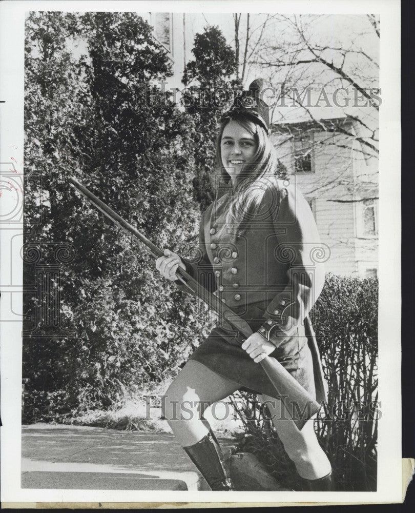 1974 Press Photo Boston Memorial Day Celebrations With Jane Herrick In Uniform - Historic Images