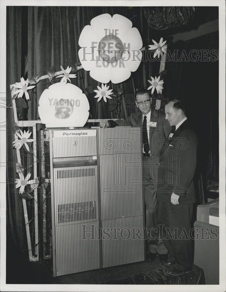 1956 Press Photo AC Smith Corp Permalas furnace, WT Halket &amp; Sam Weber - Historic Images