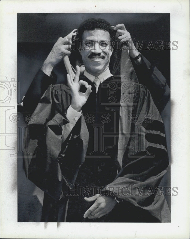 1986 Press Photo Singer-Songwriter Lionel Richie - Historic Images