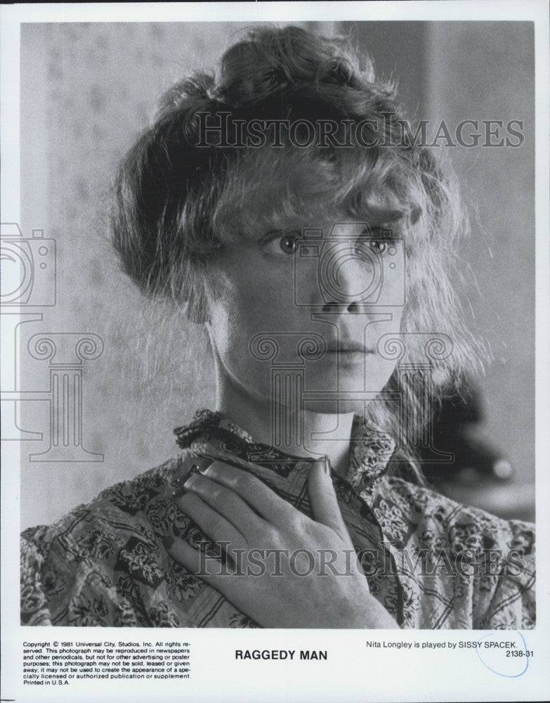 1981 Press Photo Actress Sissy Spacek Stars in Movie Raggedy Man - Historic Images