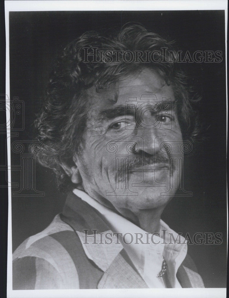 1977 Press Photo Actor Bok Richardson Stars in The Importance of Being Earnest - Historic Images