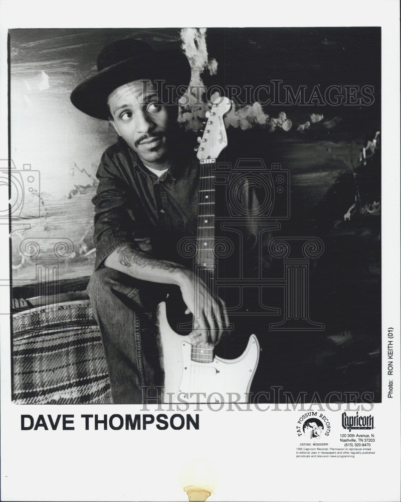 1995 Press Photo Musician Dave Thompson with Fat Possum Records and Capricorn