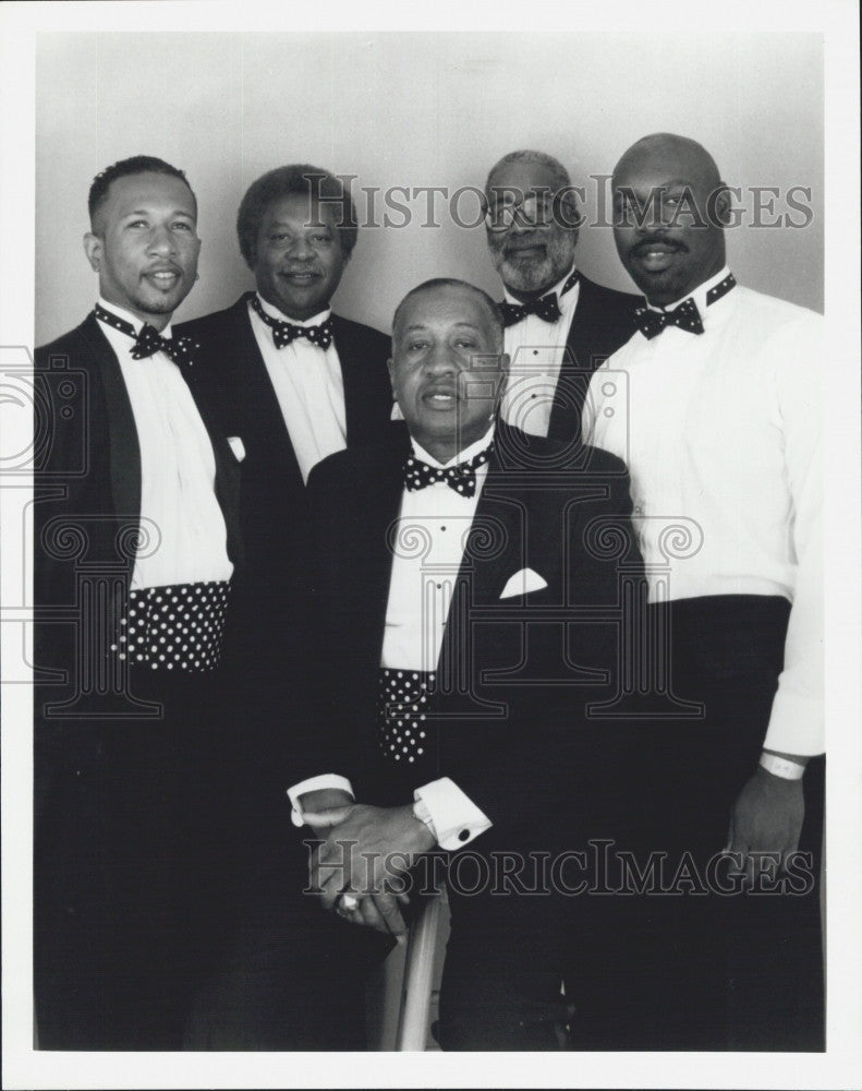 Press Photo Clarence Thompson Sr. and the New Spirits Strand Theatre - Historic Images