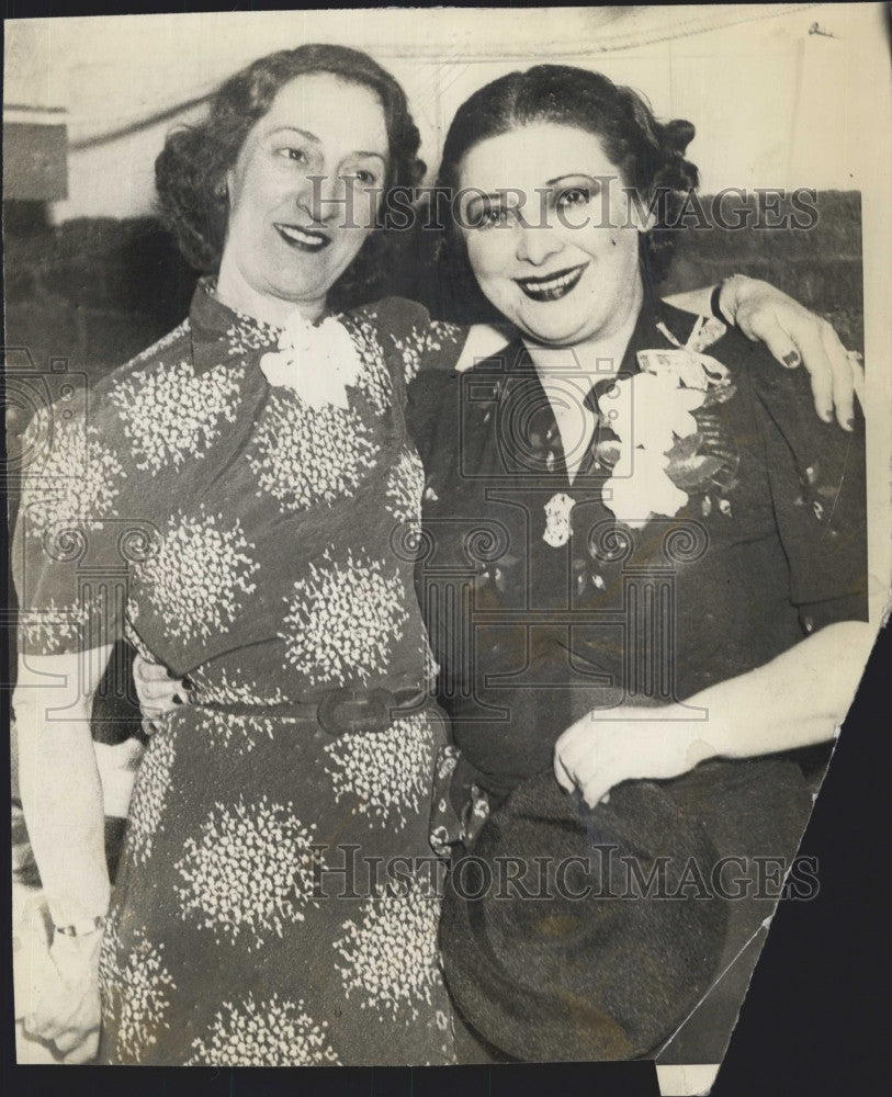 1945 Press Photo Belle Baker, Rose Green - Historic Images