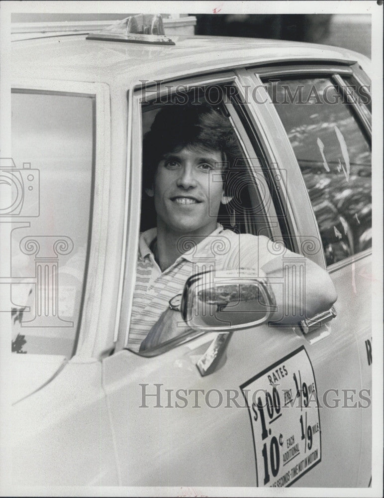 Press Photo taxi driver - Historic Images