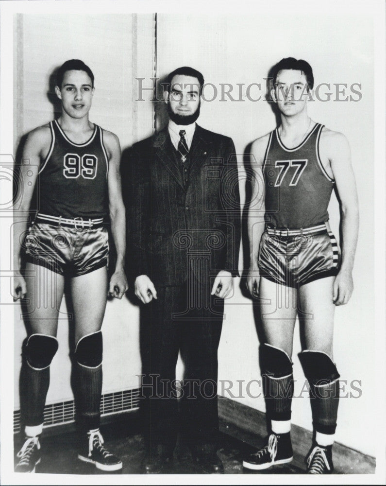 Press Photo Bob Dole on basketball team in Russell Kansas for &quot;Bob Dole&#39;s - Historic Images