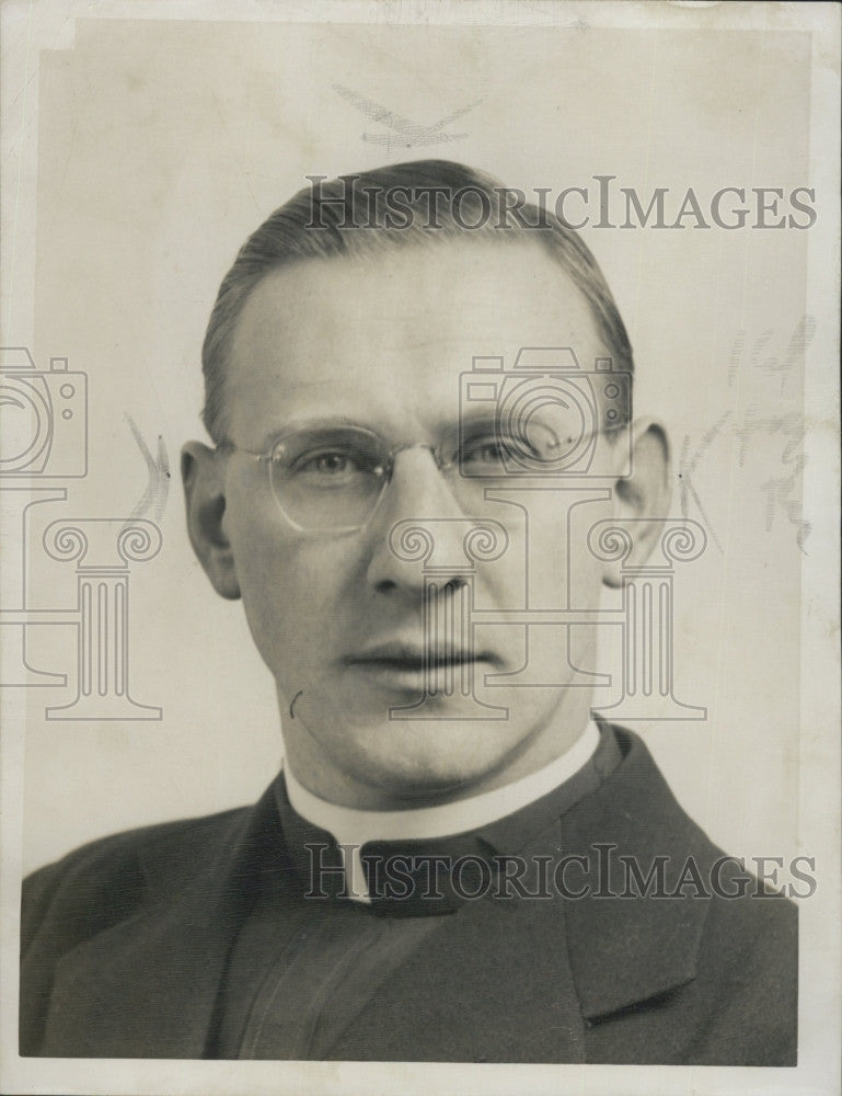 1948 Press Photo Rev. Emilio Donanza, of Sacred Heart Parish. - Historic Images