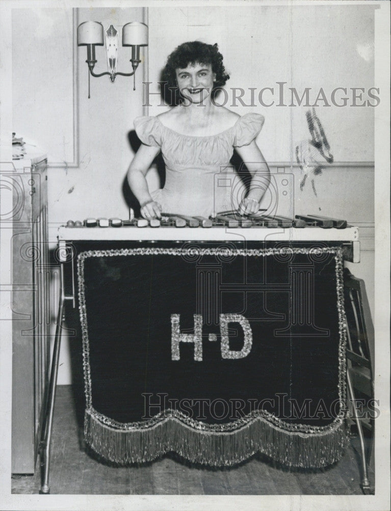 1947 Press Photo  Hazel Donehey,featured soloist at annual Jefferson Club Dinner - Historic Images