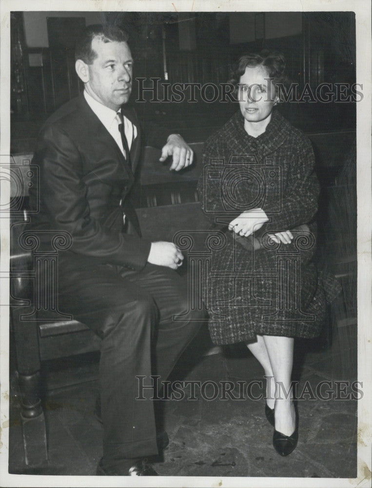 1966 Press Photo Rev. Robert Dobson, Mrs. Lillian Donnell - Historic Images