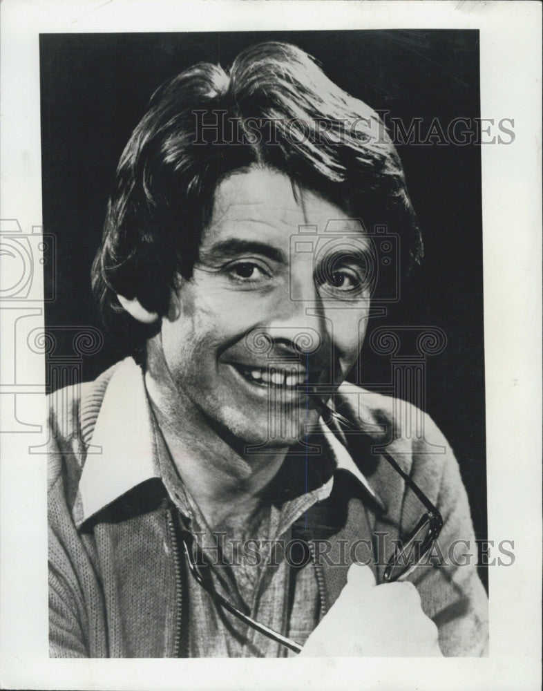 1977 Press Photo Donal Donnelly &quot;My Astonishing Self&quot; - Historic Images