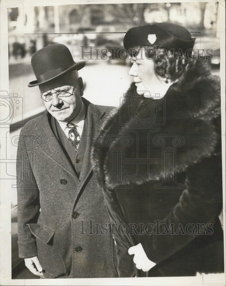 1937 Press Photo Mayor Malcolm Nichols and Mrs. Nichols - Historic Images