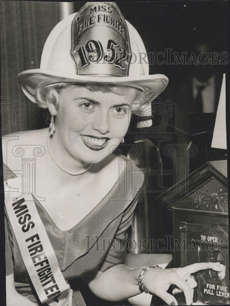 1954 Press Photo Ann Dovovan, &quot;Miss Firefighter&quot; Beauty Contestant - Historic Images
