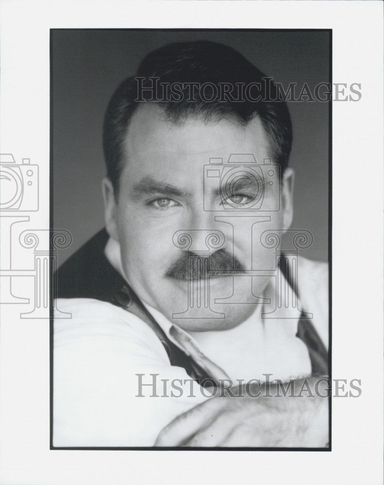 1998 Press Photo James Van Praagh in &quot;New Age Guy&quot; - Historic Images