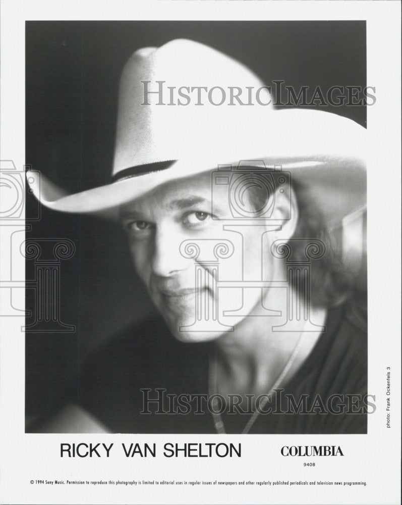 1994 Press Photo Musician, Ricky Van Shelton on Columbia Music - Historic Images