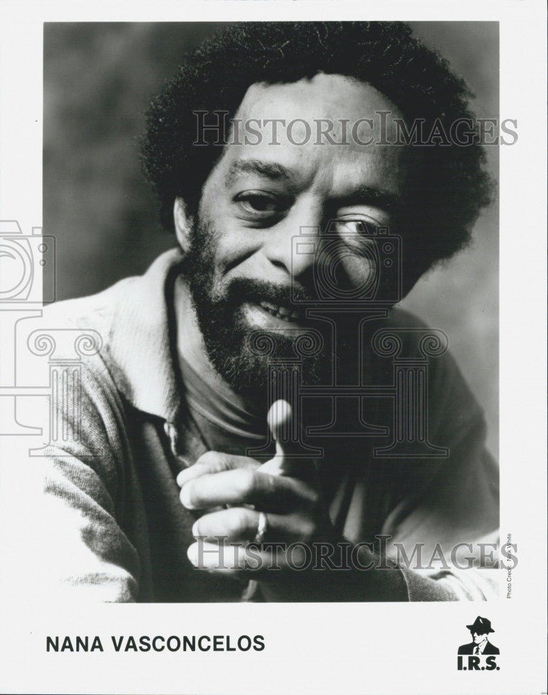 Press Photo Nana Vasconcelos a Brazilian Latin jazz percussionist, vocalist. - Historic Images