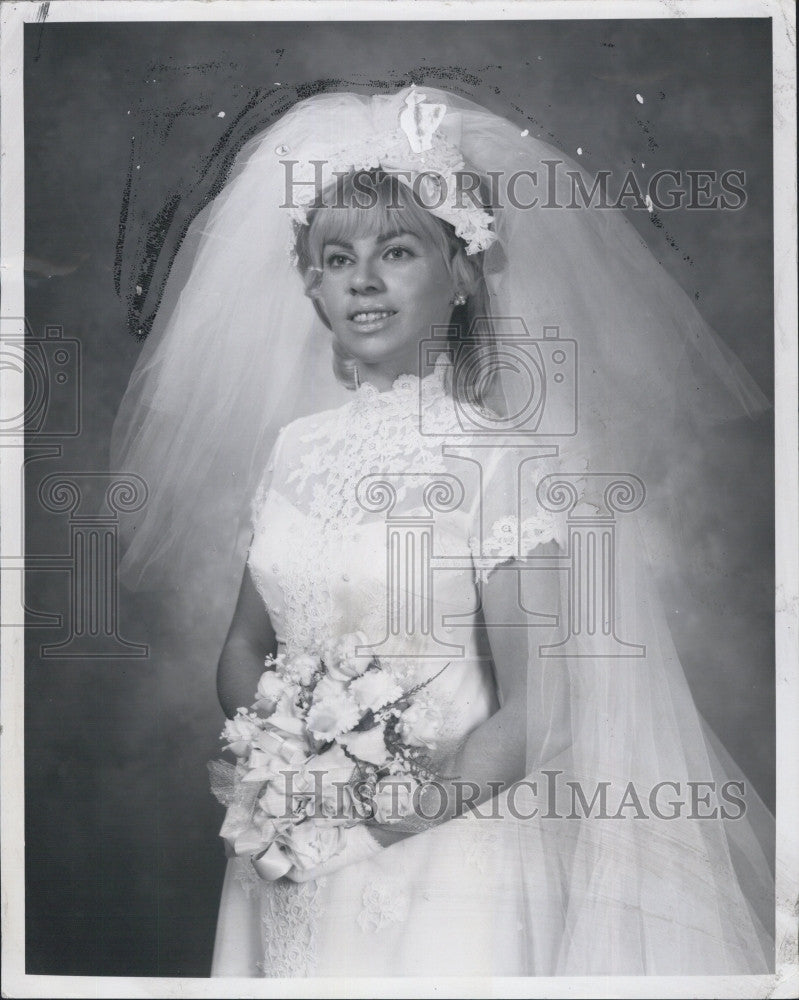 1970 Press Photo Barbara Ann Roust weds Russell Vartersian - Historic Images