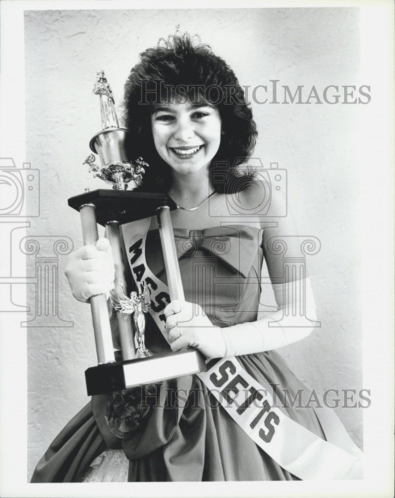 1984 Press Photo  &quot;Faces 84&quot; contest winner Gina D&#39;Avolio - Historic Images