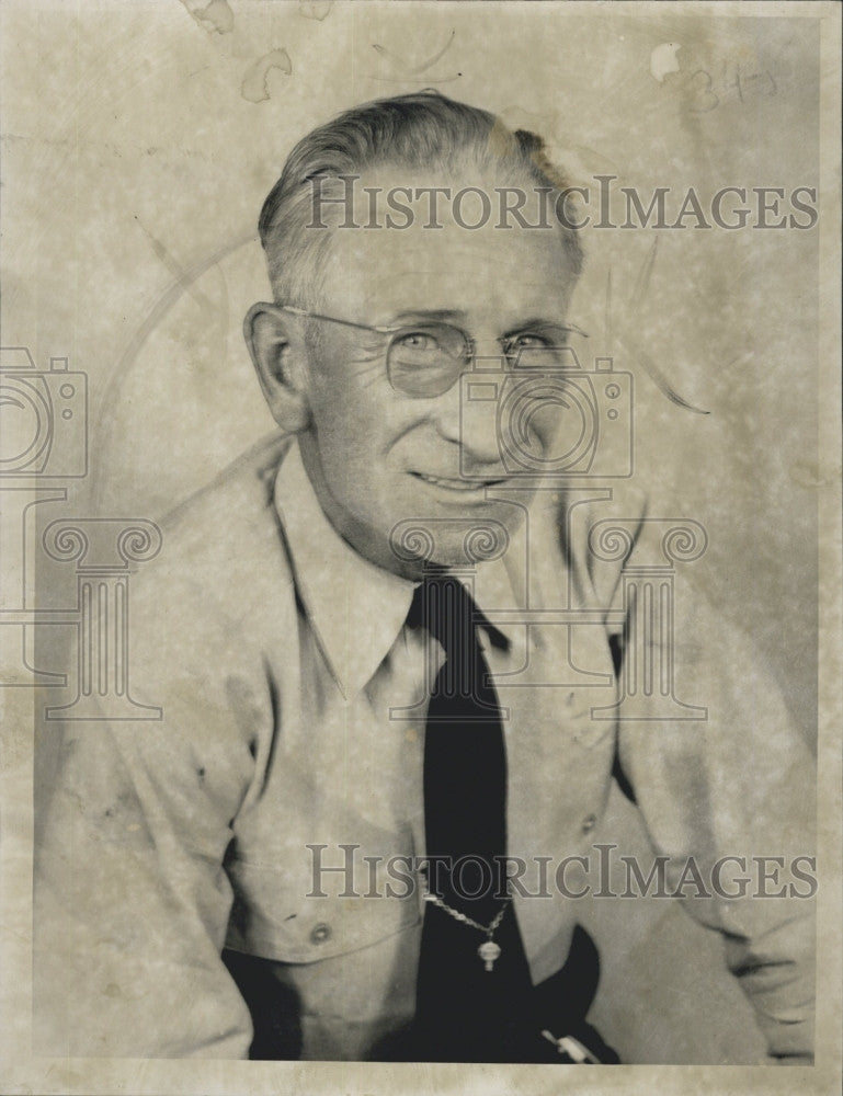 1951 Press Photo Boston Policeman Charles M. Walker Candidate For Commander Post - Historic Images