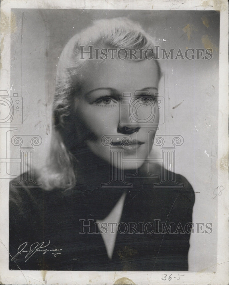 1954 Press Photo Actress Julie Haydon - Historic Images