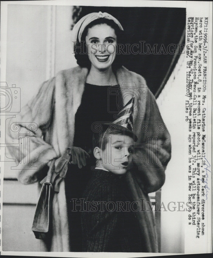 1960 Press Photo Catherine McConnell And Son Scott To Marry Sterling Hayden - Historic Images