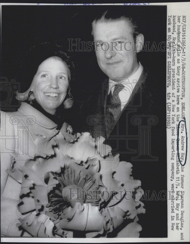 1968 Press Photo Mrs Andrew Hay the former Sharman Douglas on Queen Elizabeth - Historic Images