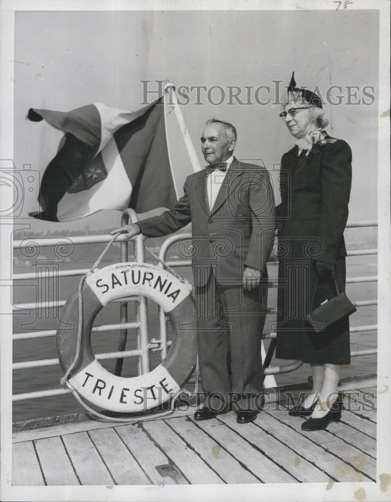 1952 Press Photo Pilot And Shipmaster Armando J. Pinto and Mrs Pinto sail on - Historic Images