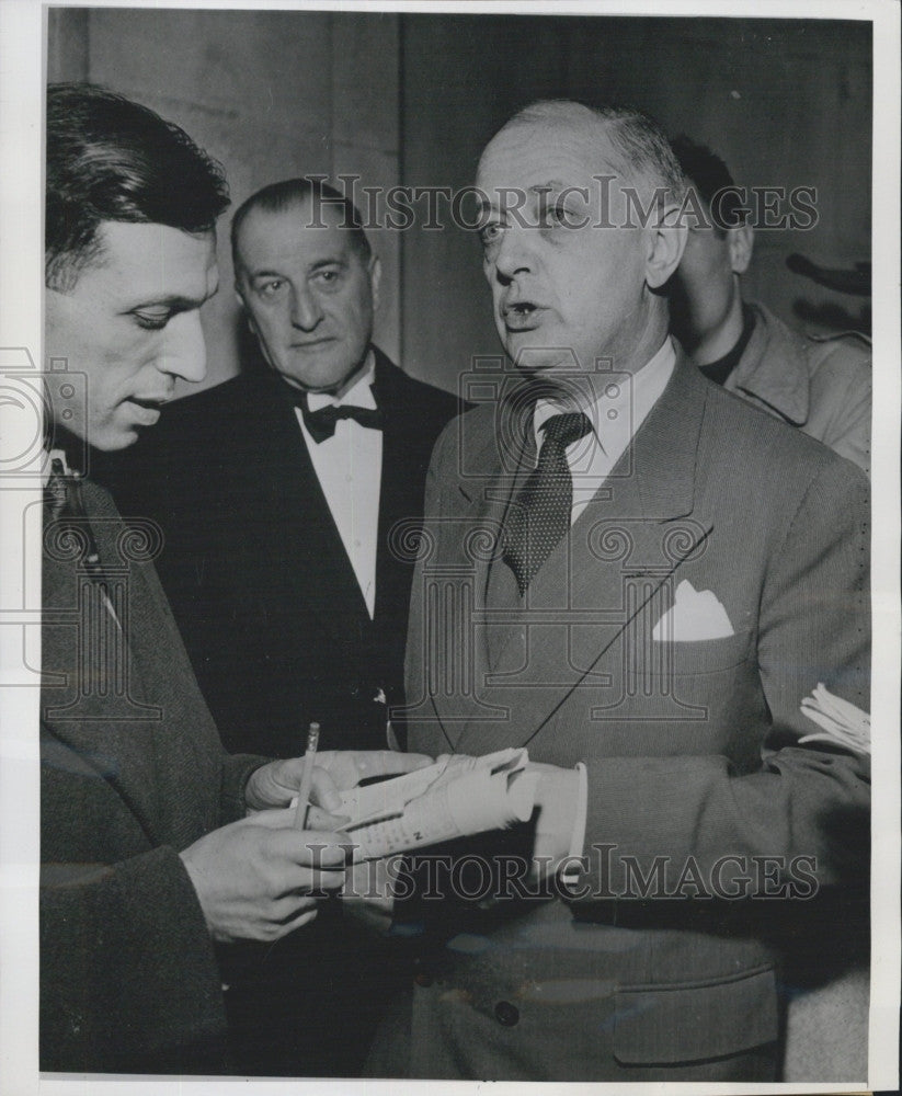 1955 Press Photo Christian Pineau Veteran  Socialist Politician Deputy Children - Historic Images