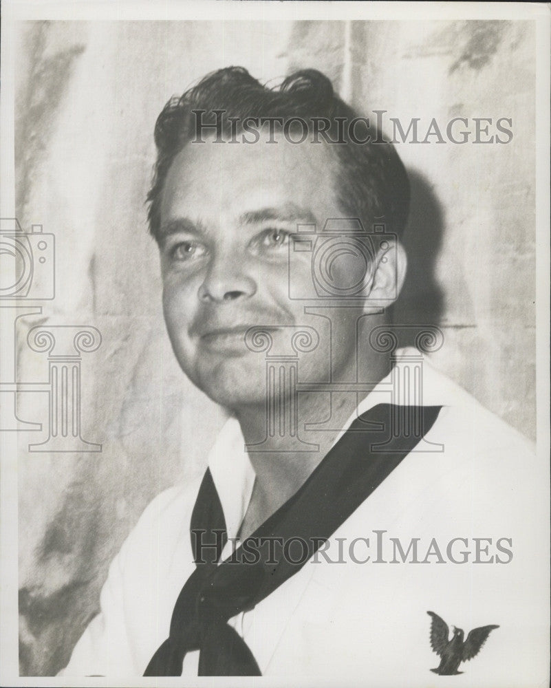 1954 Press Photo Donald Pilling, Engineman secon class of U.S. Navy. - Historic Images