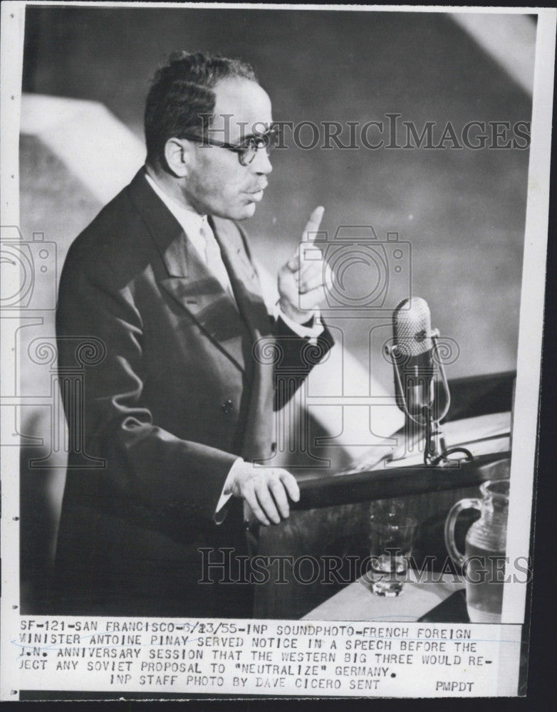 1955 Press Photo French Foreign Minister Antoine Pinay during speech. - Historic Images