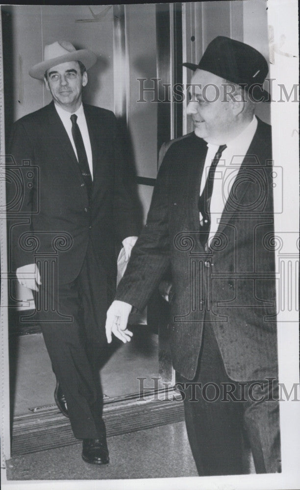 1962 Press Photo Former Mal Gen Edwin WalkerReleased On $50,000 Bond US Marshall - Historic Images