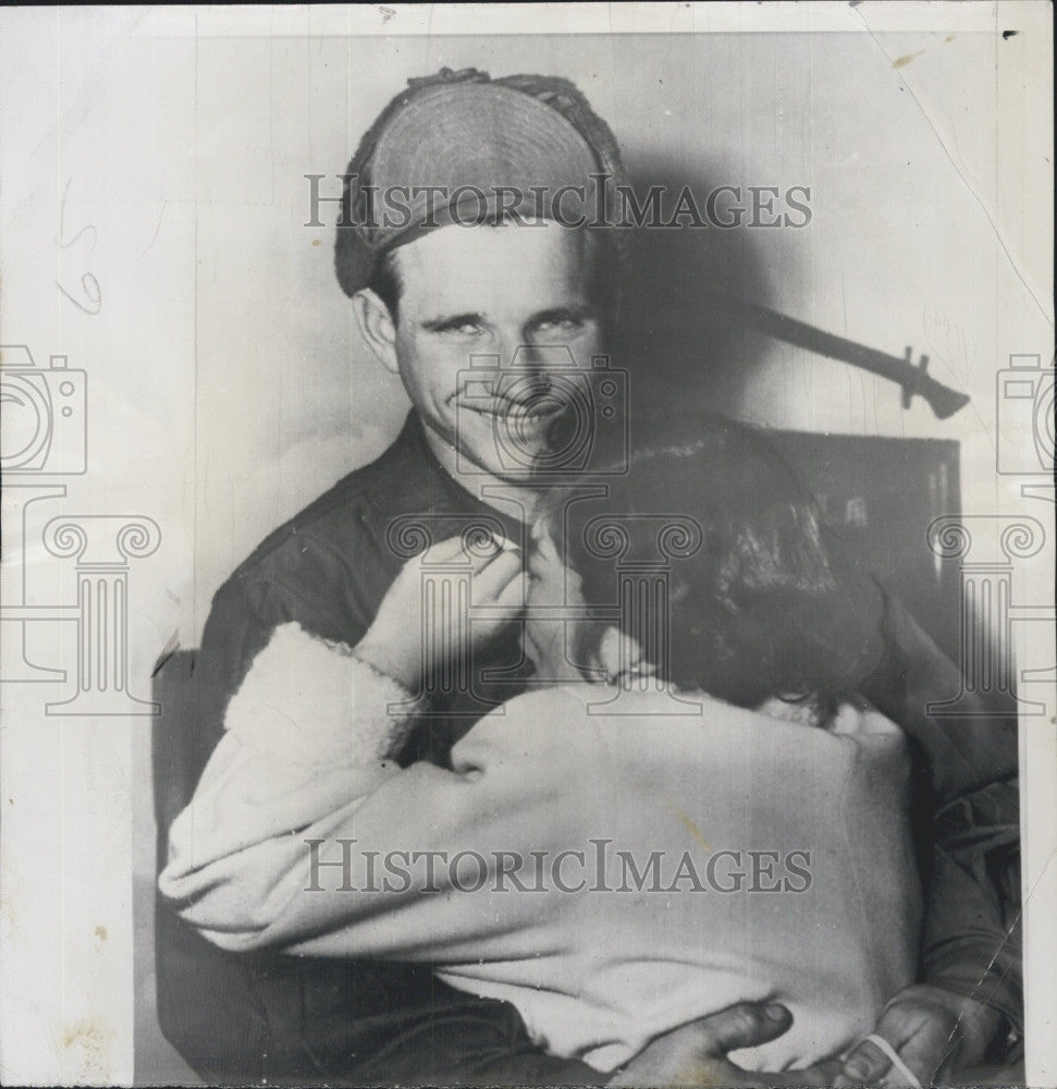 1954 Press Photo  Claude Batchelor, Korean War turncoat &amp; wife - Historic Images