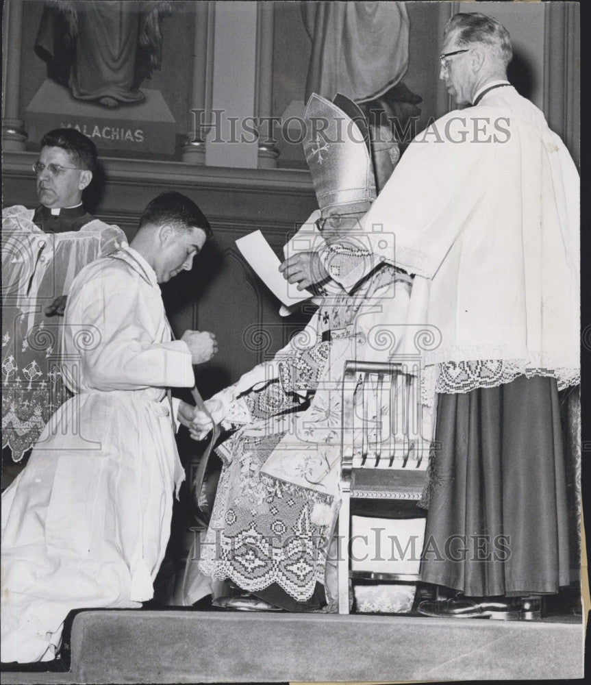 1961 Press Photo Cardinal Cushing, Father V Cavallo &amp; father WJ Pero - Historic Images