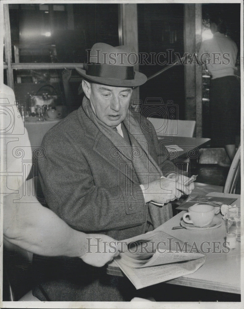 1957 Press Photo Former Gov and Democratic presidential candidate Adlai E - Historic Images