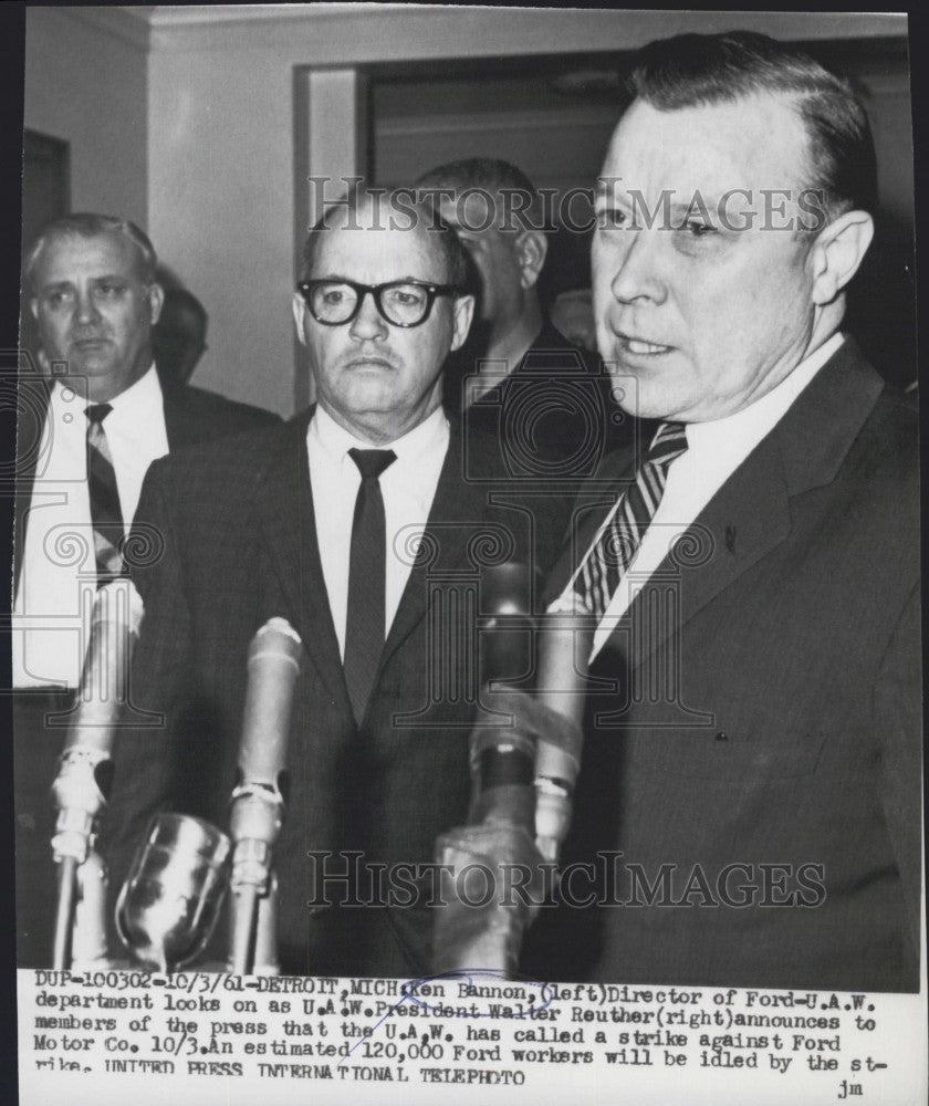 1961 Press Photo Ken Bannon, Ford UAW President Walter Reuther - Historic Images