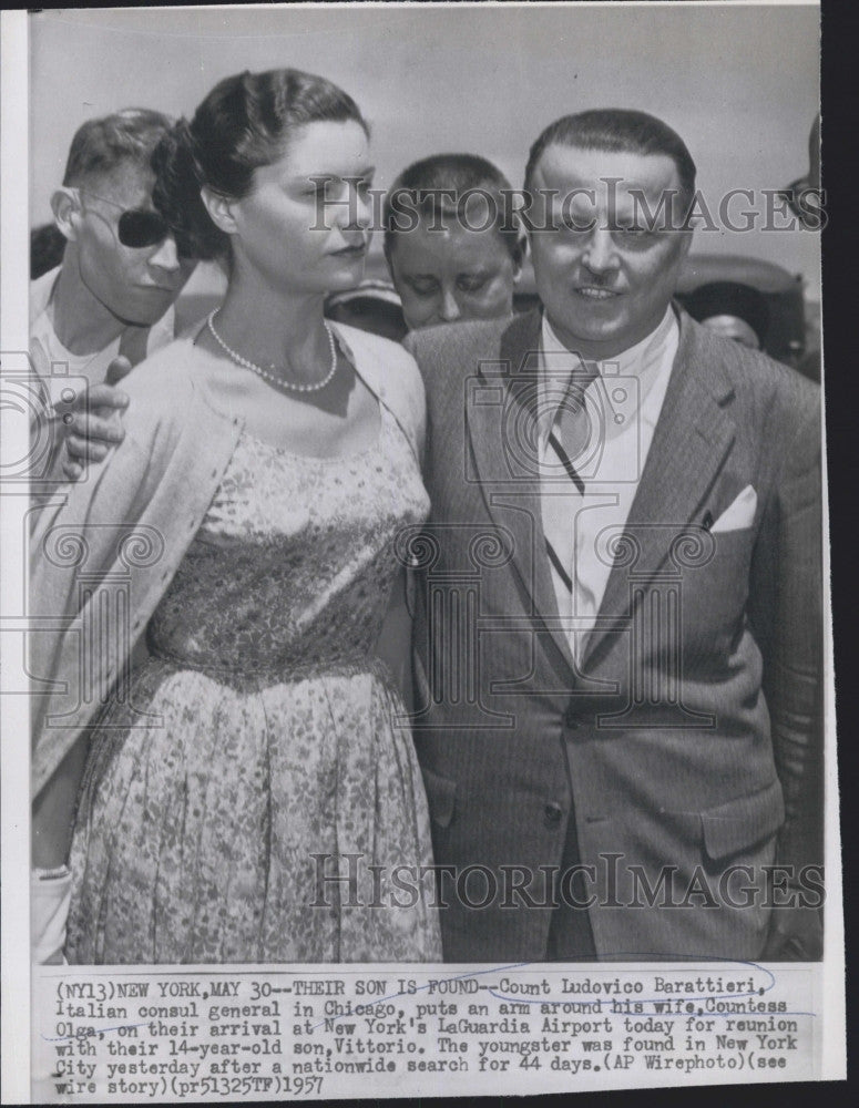 1957 Press Photo Count Barattieri and Countess Olga Recieve Word that son is - Historic Images