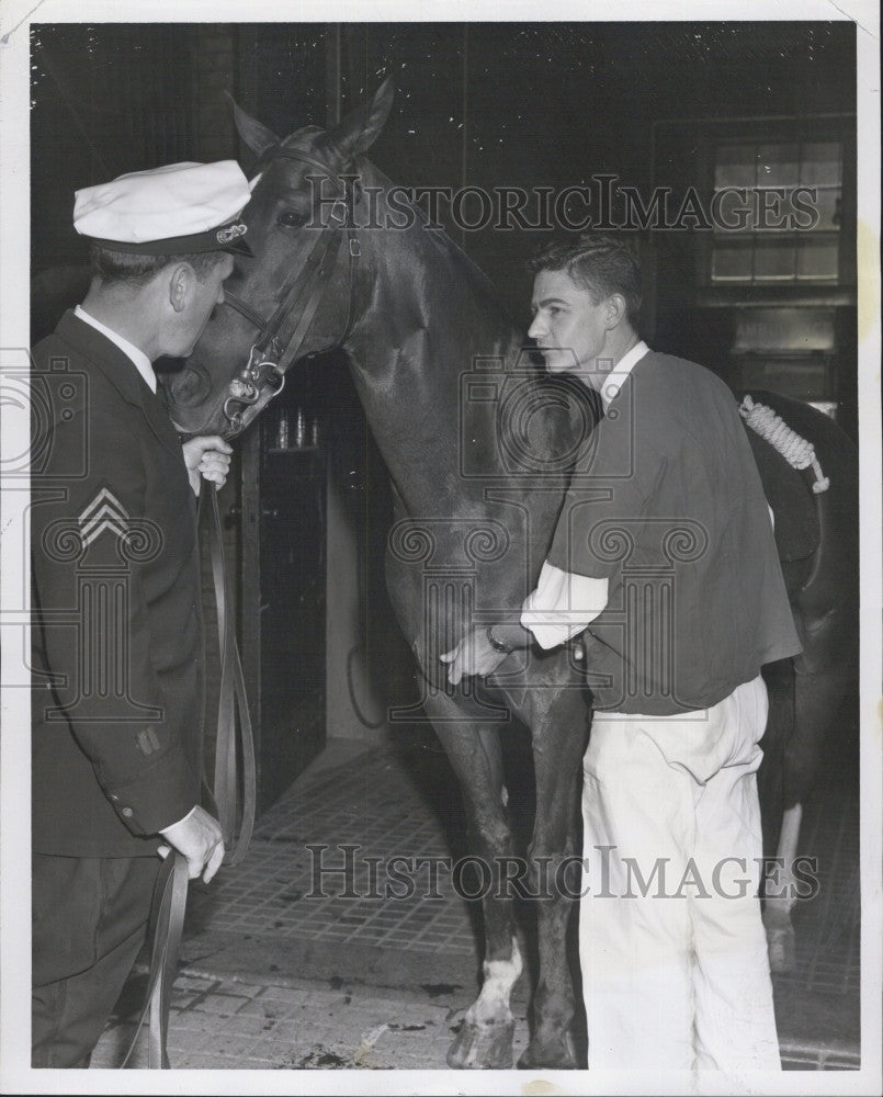 1962 Press Photo Sgt John Lynch &amp; horse Leo &amp; Dr L Stickles at MCPCA - Historic Images