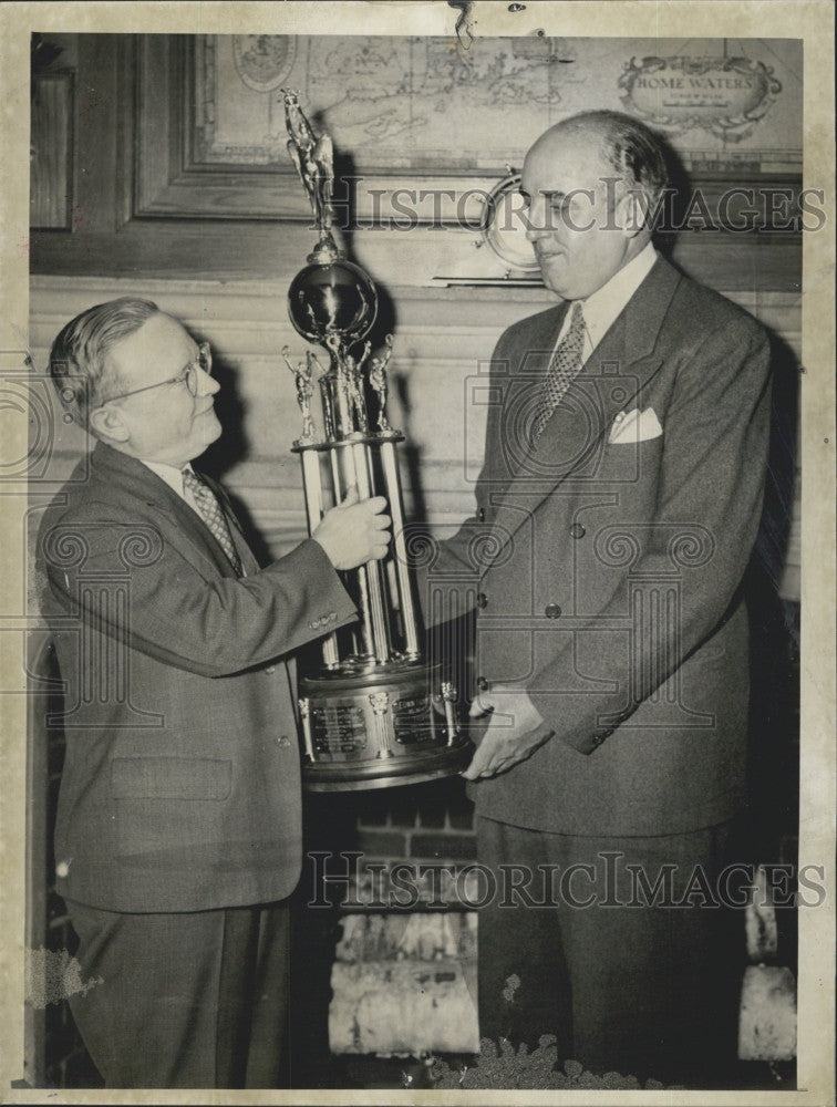 1942 Press Photo Lester R. MacLellan, Harold G. Kern, publisher - Historic Images